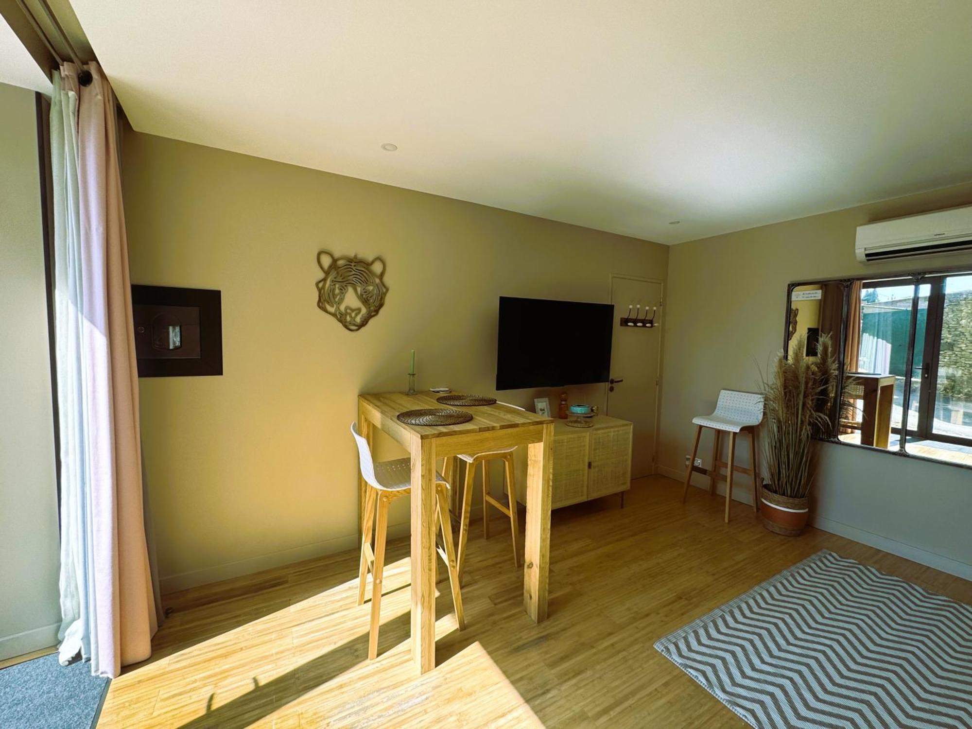Le Dix - Classic Room - Vallabrix Proche Uzes Exterior foto